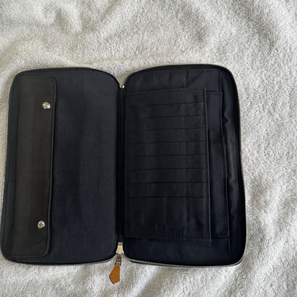 Hermes 'Fourre Tout PM' Zippy Wallet - Picture 9 of 15